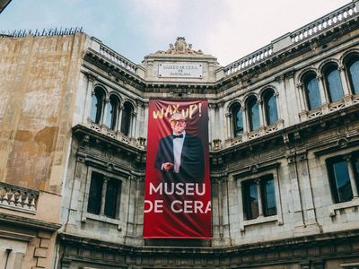 Barcelona: Museo de Cera Ticket and a Self-Guided Audio Tour Through the City