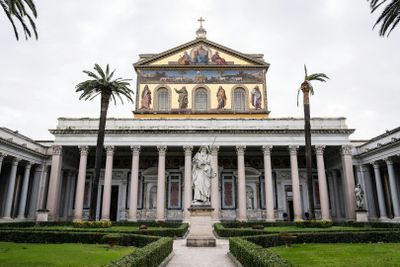 Rome: Walking City Tour & Catacombs of Saint Callixtus Entry Ticket - photo 2