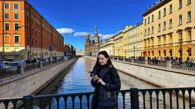 血泊中的救世主:了解历史并参观教堂装饰