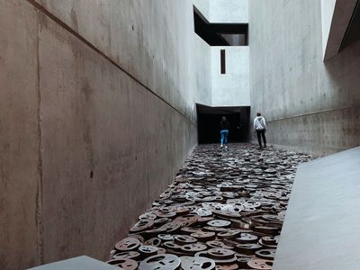 Berlin: Jewish Museum Ticket & City Highlights Audio Tour