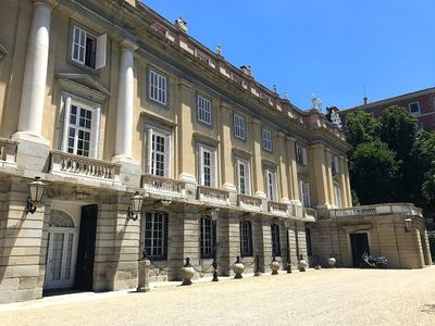 Madrid: Palacio de Liria Ticket and a Self-Guided Audio Tour through the City
