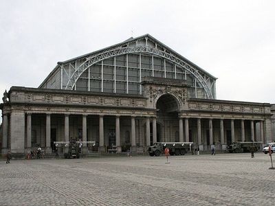 Brussels: Autoworld Ticket & City Highlights Audio Tour