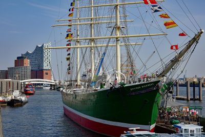 Hamburg: Rickmer Rickmers Ticket & City Highlights Audio Tour