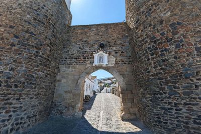 Monsaraz: Witches, Templars and the Infinite Lake - self-guided tour
