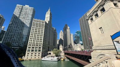 Chicago's Hidden Gems: Streeterville, Lakefront & the Magnificent Mile Audio Tour - photo 2
