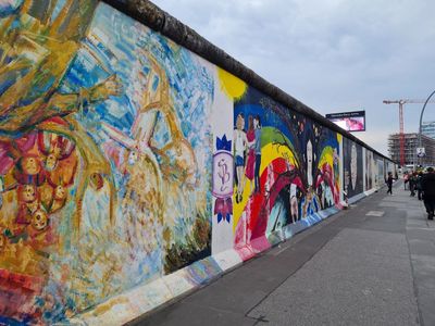 Discover Berlin's Lights: In-App Audio Tour - photo 2
