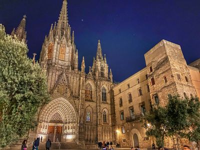 Barcelona: Casa Batllo Ticket with City Wonders Audio Tour - photo 2