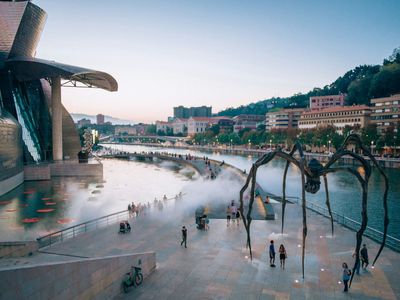 Bilbao: Guggenheim Museum Ticket & Artistic City Audio Tour - photo 2