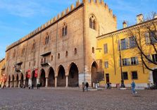 Piazza Sordello