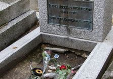 Tombe de Jim Mor...
