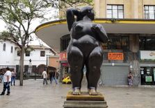 Plaza Botero ...