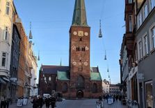 Domkirk...