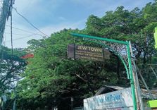 Jews Street