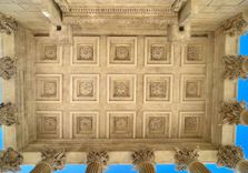 Maison Carrée
