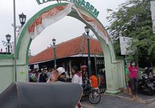Pasar Ngasem
