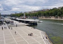 Quai Jacques...