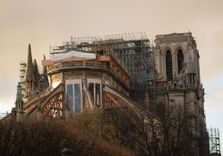 Parvis Notre D...