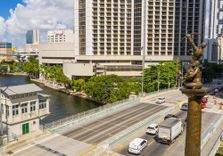 Brickell Avenue ...