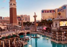 The Mirage Hotel a...