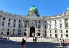 Die Macht zu Lande