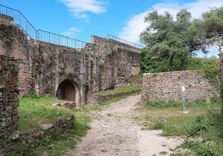 Puerta de Coria /...