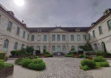 Hôtel-D...