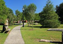 Colonial Park Ce...