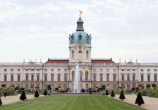 Charlot...