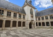 Palais Jacques...